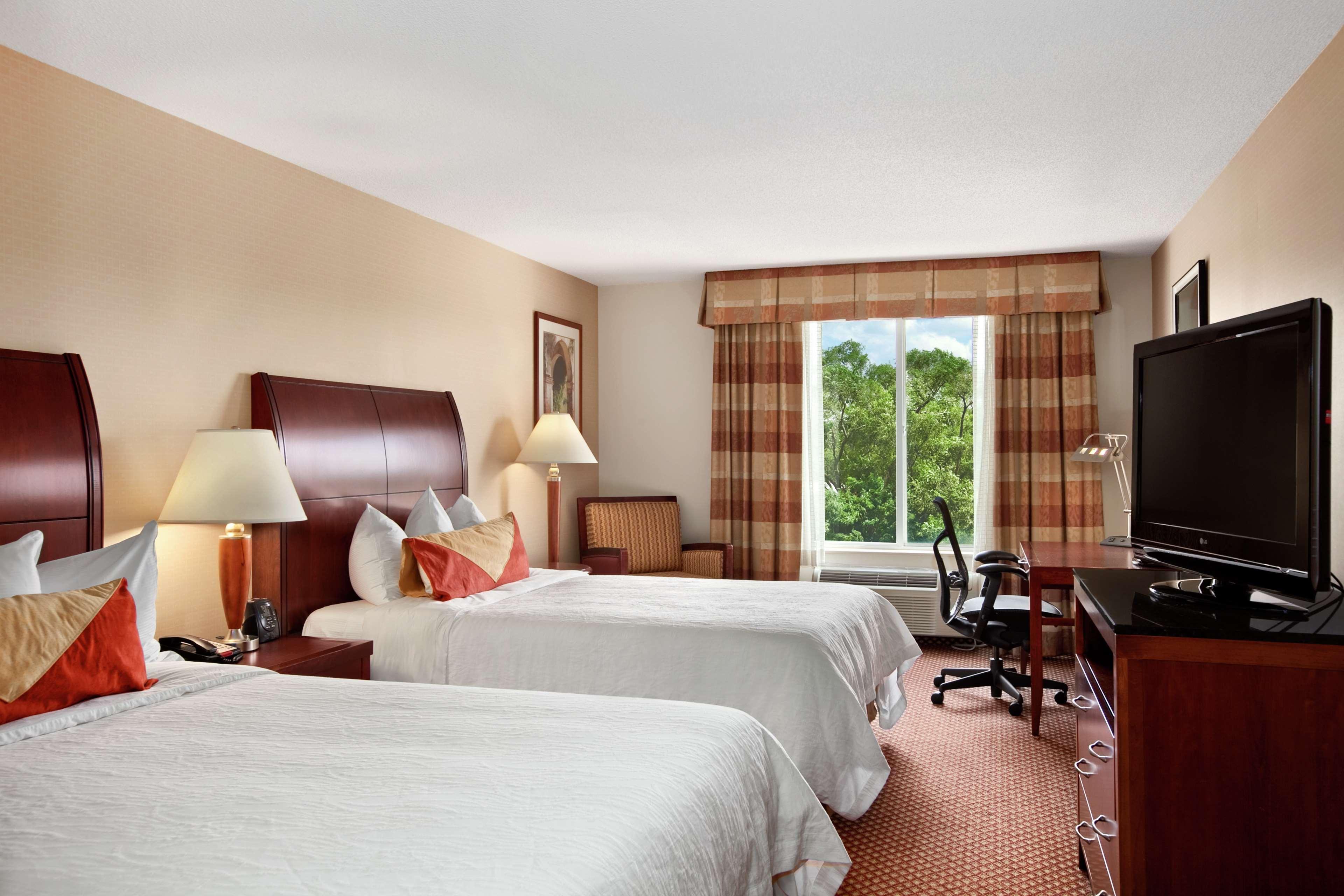 Hilton Garden Inn Окбрук Террас Номер фото