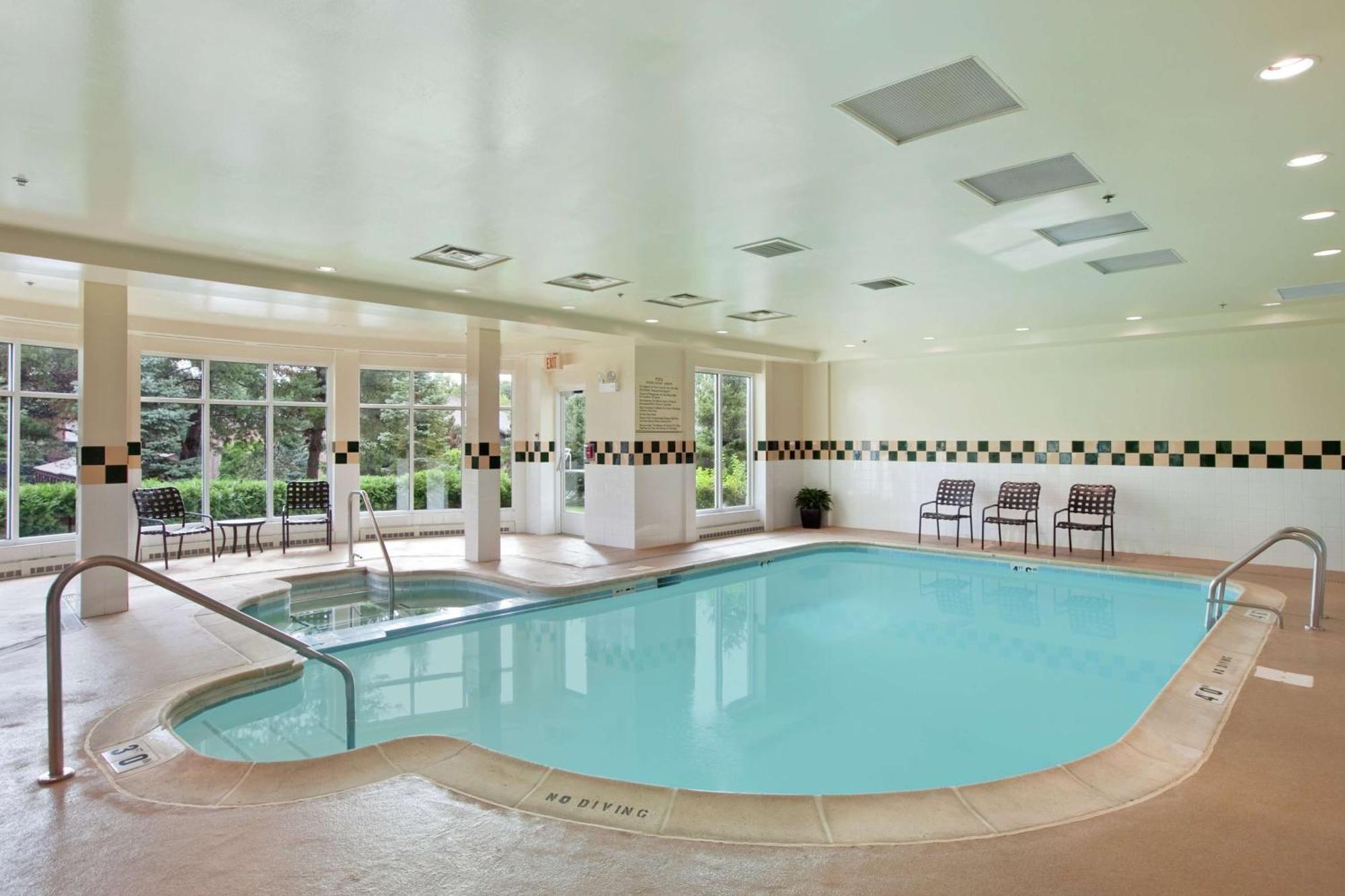 Hilton Garden Inn Окбрук Террас Экстерьер фото