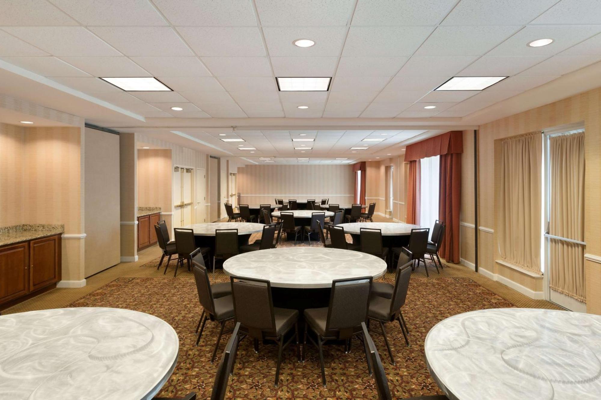 Hilton Garden Inn Окбрук Террас Экстерьер фото