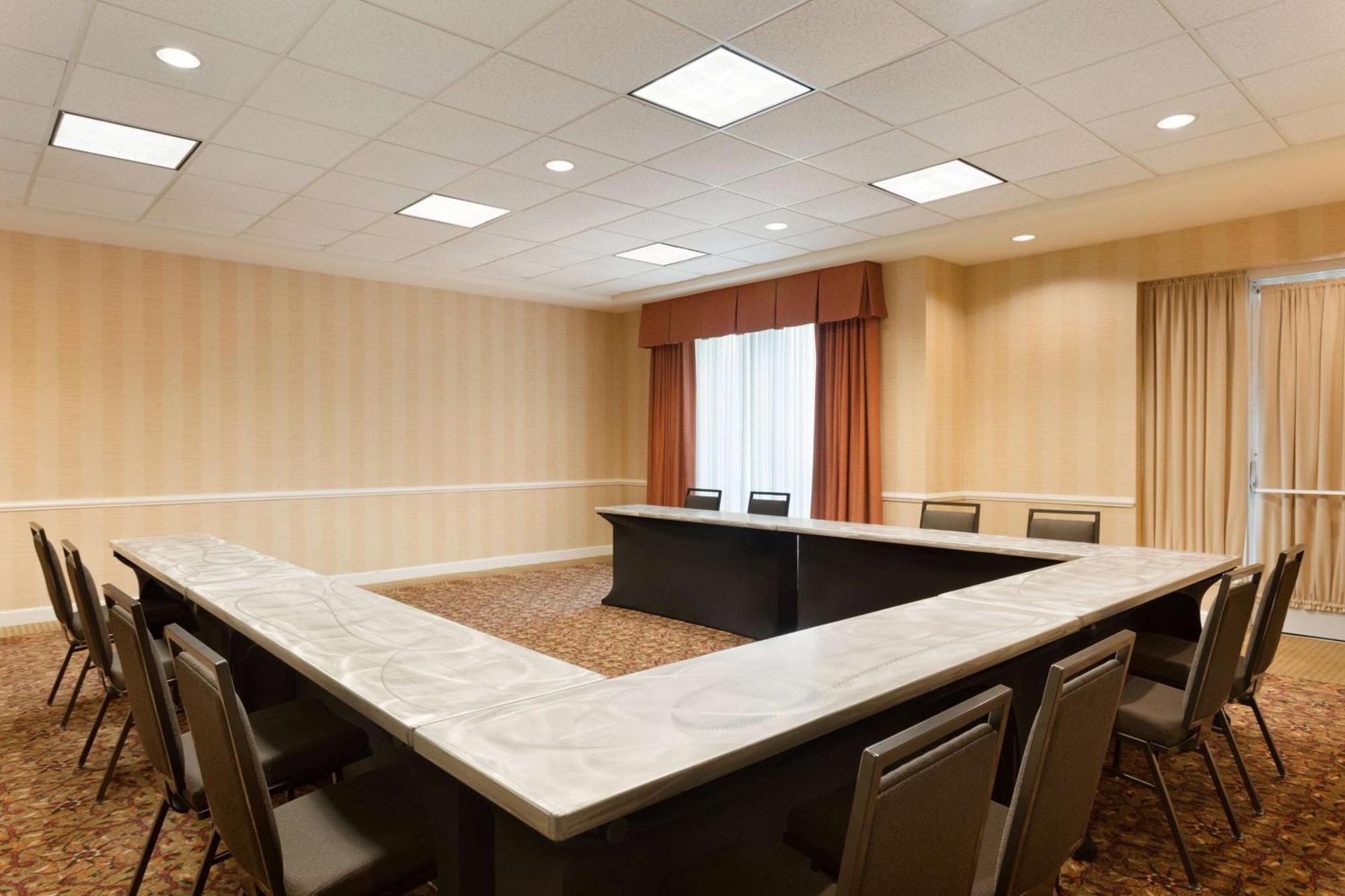 Hilton Garden Inn Окбрук Террас Экстерьер фото