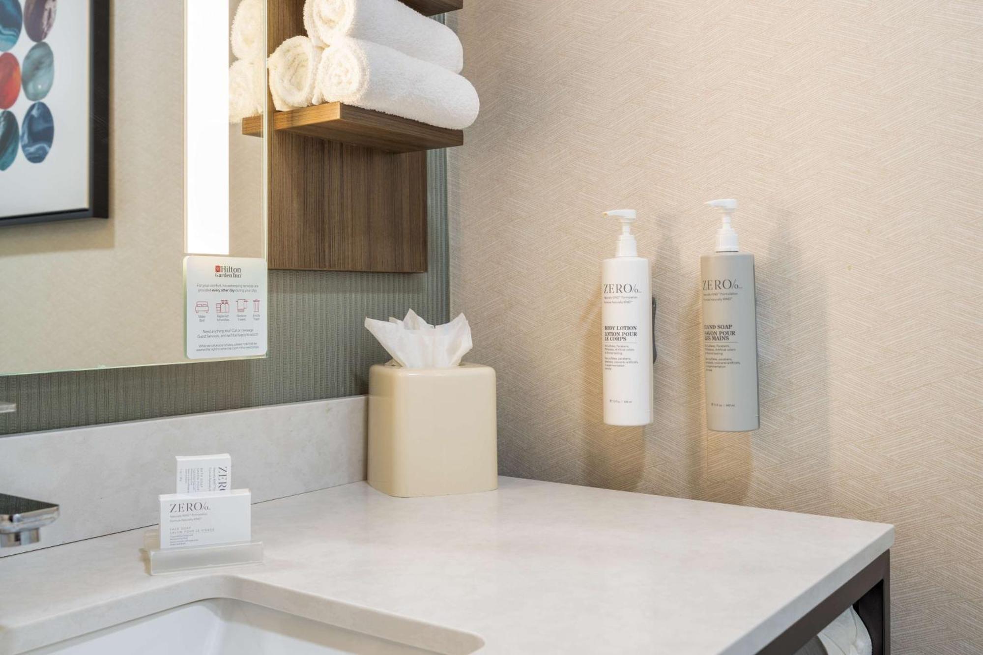 Hilton Garden Inn Окбрук Террас Экстерьер фото