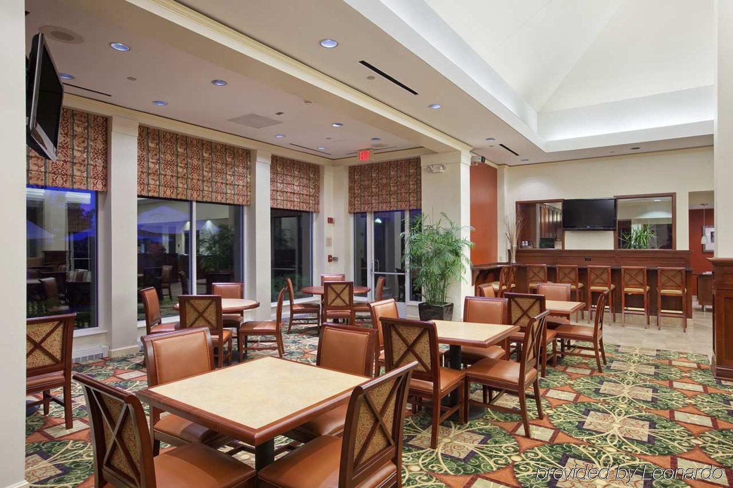 Hilton Garden Inn Окбрук Террас Ресторан фото