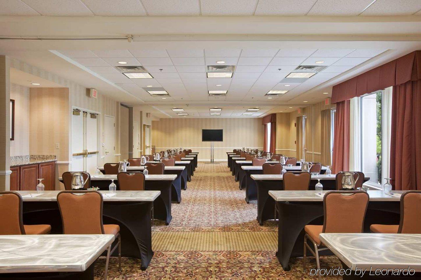 Hilton Garden Inn Окбрук Террас Бизнес фото